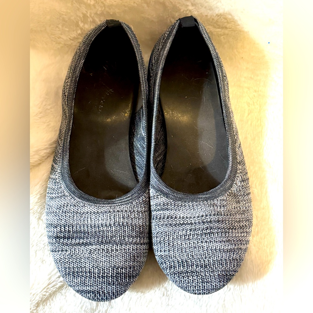 Size 11 gray stretch comfort flats